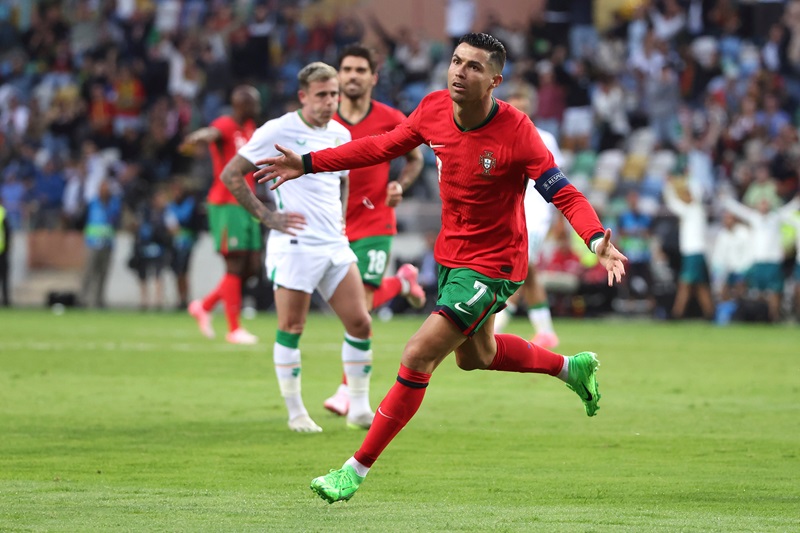 Ronaldo vẫn miệt mài chinh chiến