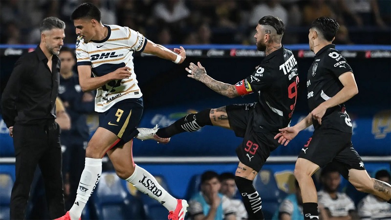 Ramos có hành động không đẹp