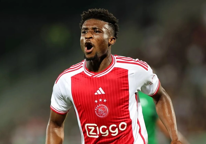 Cầu thủ sinh năm 2000 tiếp tục hành trình tại Ajax